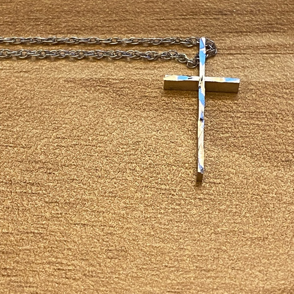 Delicate cross 925 sterling silver pendant